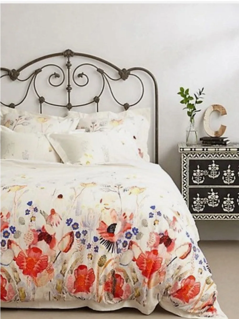Anthropologie queen Garden Buzz duvet w/ 2 standard shams. Linen cotton blend.